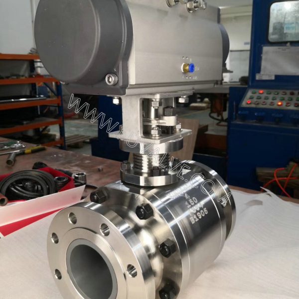 Ceramic ball valve for fly ash application